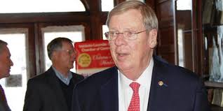 Isakson discusses ISIS and Veterans with Beckham