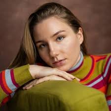 Esme Wright (@EsmeMyselfandI)