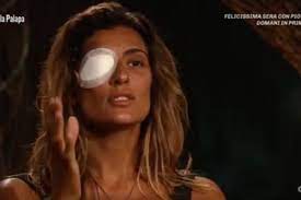 Find the perfect elisa isoardi stock photos and editorial news pictures from getty images. Isola Dei Famosi Elisa Isoardi Wounded In The Eye Must Leave The Game Curler Ruetir