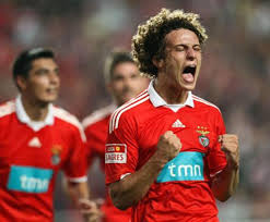 Find the perfect david luiz benfica stock photos and editorial news pictures from getty images. Agente Julio Cesar Quer Fazer David Luiz Regressar Ao Benfica Renascenca