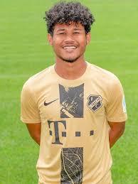 Ajax have announced that youth star noah gesser has died at the age of 16 following a car accident on friday evening. Bagus Kahfi Ingin Fokus Di Jong Utrecht Dulu Tapi Tidak Menolak Jika Dipanggil Timnas Indonesia Indonesia Bola Com