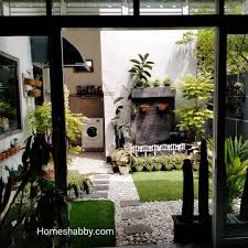 Rumah minimalis jaman sekarang ini kebanyakan memiliki lahan sempit dan kecil di belakang rumah nya membuat kita malas untuk desain taman di belakang rumah kita karena kita sering menganggap bahwa taman di belakang rumah tidak penting apalagi kalau lahanya tidak luas. 7 Desain Taman Belakang Rumah Minimalis Yang Asri Homeshabby Com Design Home Plans Home Decorating And Interior Design