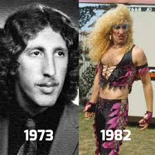 1973 sjöng Daniel Snider i kyrkokör och levde ett stillsamt liv i en  amerikansk förort med sin strikta kristna familj där pappa Bob var byns  mest väl ansedde polis. Mindre än 10