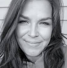 How to exit a conversation with a talkative person?