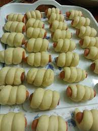 Proses mendapatkan roti roll dengan serbuk roti. Resepi Roti Gulung Sosej