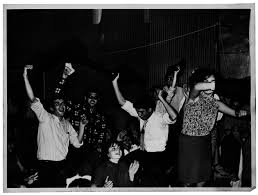 Kohler kitchen sinks come in a variety of styles, designs and materials. Issue 17 Flowers Bidoun