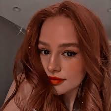 Lizeth Barcelo's Instagram, Twitter & Facebook