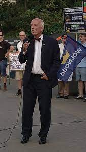 Okropna kontuzja pokrzyżował mu plany foto+18. Janusz Korwin Mikke Wikipedia Wolna Encyklopedia