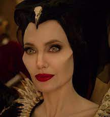 Angelina jolie is one of the most celebrated film stars of all time. Sutradara Ungkap Merek Lipstik Merah Angelina Jolie Di Maleficent Kumparan Com