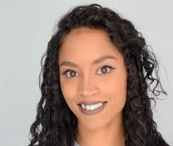 Whitney Middleton's Instagram, Twitter & Facebook