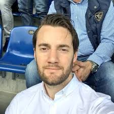 𝒞𝒽𝓁𝑜𝑒 𝒲𝒶𝓇𝓇𝑒𝓃 (@chloeawarren)