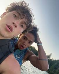 Bo Robertson™️🇵🇭 (@borobertsons) • Instagram photos and videos