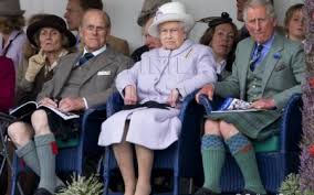 Şi dacă sora regelui george domneşte în norvegia, iar vara sa a fost regină în spania, s'a scurs mai bine de jumătate de secol de. Foto Un Nou Scandal La Casa Regala A Angliei Printul Philip Fotografiat In Kilt Fara Lenjerie Intima