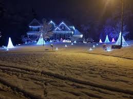 Hhow to make homemade diy studio light this is video about how to make a diy studio light at i used to build my homemade photo studio light box 15 m led strips and old cardboard from the. Christmas Comes To Life At Local Family S Homemade Light Show Lifestyle Mdjonline Com