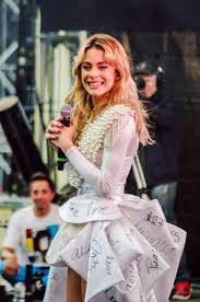Martina Stoessel En La Juntada Tinista Martina Stoessel Tinita Stoessel Ropa