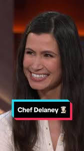 Elle Cook's Instagram, Twitter & Facebook