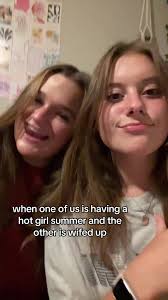 clarahoag_ (@clarahoag_)