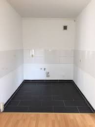 2 raum wohnung 3.og mit großer wohnküche mit einbauküche, bad mit bw ud fenster. 5 Zimmer Wohnung Zu Vermieten Bodestrasse 6 06122 Halle Nordliche Neustadt Mapio Net