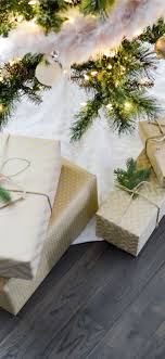 Christmas aesthetic tumblr computer wallpapers top free. Four Gift Boxes Under Christmas Tree Iphone 11 Wallpapers Free Download