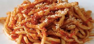Ricette di cucina semplici e veloci per tutti, tante idee per il pranzo o la cena, dall'antipasto al dolce. Pici All Aglione La Ricetta Sprint Dalla Toscana Per Un Primo Fantastico