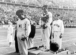 Sebbene fece una breve apparizione già alle olimpiadi di saint louis nel 1904 con un torneo dimostrativo, la pallacanestro debuttò come competizione sportiva ai giochi olimpici di berlino nel 1936. Berlino 1936 Proteste E Boicottaggi Ma L Olimpiade Deve Farsi Dclproject