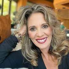 Rosana Williams's Instagram, Twitter & Facebook