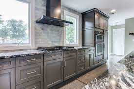 The problem is that the current hinges are the dark, antique burnished brass color. Kvib606dbs In Black Stainless Steel With Printshield Tm Finish By Kitchenaid In Lawrence Township Nj 36 Island Mount 3 Speed Canopy Hood Black Stainless Black Appliances Kitchen Kitchen Decor Modern Black Stainless
