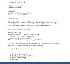 Sesuai dengan iklan lowongan pekerjaan jobstreet.co.id, bersama surat lamaran kerja ini saya mengajukan diri untuk bergabung menjadi tim digital marketing acc cabang depok. Download Contoh Surat Lamaran Kerja Official Style