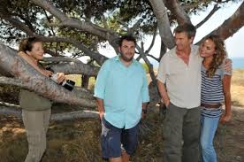 Propriétaire du camping paradis, tom delormes et son équipe doivent faire face à l'affluence estivale et gérer les problèmes qui peuvent survenir, tout en s'efforçant de satisfaire au mieux les clients. Camping Paradis Saison 8 Philippe Caroit Guest Du 50eme Episode Camping Paradis Nouveautes Tele Com