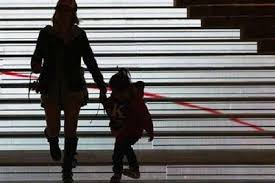 Ketika itu, dia memaklumkan akan menjaga anak saya seperti anaknya sendiri memandangkan dia sendiri. Pilih Pengasuh Anak Agar Tak Khawatir Ada Kiatnya Harianjogja Com