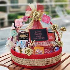 Birthday gifts are one of the best ways of expressing your heartfelt emotions. Grand Luxury Love Basket I Gift Basket For Occasion I Sendflowers Pk