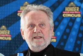 Bart: Warum sich Promis den Bart rasieren und andere nicht