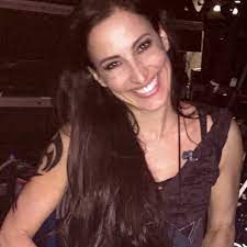 Asha mevlana is an american violinist and travel presenter. Asha Mevlana Ashamevlana Twitter