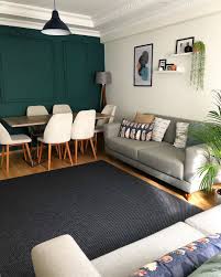 Modern Ruhlu Bu Salon Yesil Duvariyla Daha Bir Dikkat Cekici Ev Gezmesi Ikea Oturma Odasi Oturma Odasi Fikirleri Oturma Odasi Tasarimlari