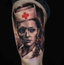 A glimpse into the exhaustion felt by a nurse after three consecutive  16-hour shifts. 💪🏥 #WonderOdditiesProTeam • • • • • #RealStocTattoo  #InkTime #Pgh #PittsburghArtist #TattooArtist #Tattoo