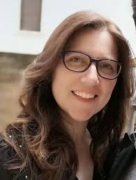 Anna Vassallo presenta “Amare tra le onde”: un racconto di rinascita e  speranza