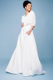 Puristisches satin brautkleid mit figurschmeichelnden. Brautkleid Mit U Boot Ausschnitt Kurzarm Edel Lassig Zugleich