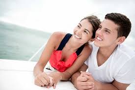 Eine charmante waage kann dem steinbock ein wenig mehr freude und leichtigkeit in sein leben bringen. Steinbock Und Fische Passt Das Zusammen In Partnerschaft Beziehung