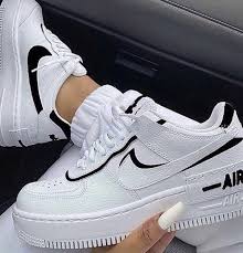 Nike Air Force 1 Shadow Negras Y Blancas In 2020 Streetwear Shoes Nike Sneakers Women Sneakers Fashion Outfits