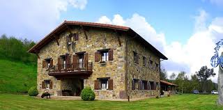 Uzkiano is a little village which belongs to the municipality of urkabustaiz in the province of álava, basque country. Casa Rural Lurdeia Ruralka