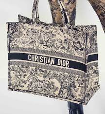 The ones that find a way to stand out through superior design or workmanship are the ones that stick around. Pin On Head 2 Toe Style