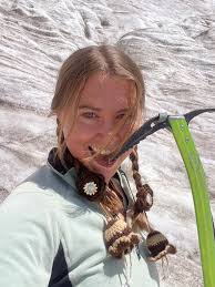 Hi Orange! Looking for a room in a shared apartment (or a sublet) from  beginning of March to the end of May. I'll be in Orange County for work,  designing an airplane.