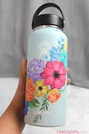 Black And White Hydro Flask Ultimate Guide How To Paint Your Hydro Flask With 5 Easy Diy Ideas In 2020 Water Bottle Art Flask Art Bottle Painting