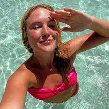 Vanessa Asmussen's Instagram, Twitter & Facebook