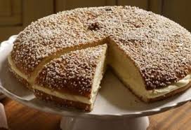 Gateau Au Lait Et A La Semoule Ultra Moelleux Parfume A La Vanille Et Au Citron Page 2 Recettes Du Monde Desserts Francais Alimentation Tarte Tropezienne