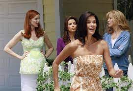 En apparence desperate housewives saison 4 episode 01. Marcia Cross Eva Longoria Teri Hatcher Felicity Huffman Desperate Housewives Season 4 Ep Strapless Dress Formal Strapless Wedding Dress Wedding Dresses