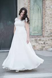 Check spelling or type a new query. Xxl Brautkleider Grosse Grossen Bei Brautmode Diamore In Bruhl Bei Koln