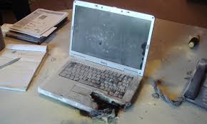 5 Hal Fatal Yang Terjadi Jika Laptop Dimatikan Langsung Dari Tombol Power