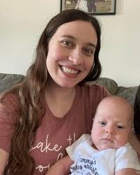 Beth Schrag's Instagram, Twitter & Facebook