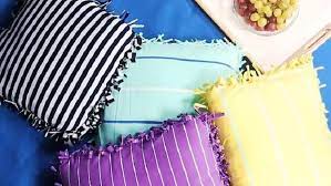 Bahan yang dibutuhkan untuk melakukan kerajinan tangan kain perca ini sangat sederhana dan mudah untuk ditemui seperti kain. Buat Sendiri Sarung Bantal Dari Kaos Bekas Tanpa Dijahit Lifestyle Liputan6 Com